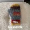 Luvas de Pelo Estilo Coreano com Gradiente de Cores Dopamina para Mulheres Outono e Inverno Luvas de Lã Escovada Tricotadas Listradas Quentes