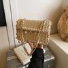 Bolsas Transfronteiriças para Mulheres 2025 Novo Estilo Bolsa de Palha Elegante Corrente Ombro Transversal Bolsa Pequena Quadrada Personalizada para Férias à Beira-Mar