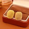 Brincos de Tarraxa com Bola Dourada de Design Criativo, Brincos Geométricos Exquisitos de Moda de Alta Qualidade, Banhados a Cobre com Ouro Real, Joias de Estilo Minimalista
