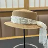 Chapéu de Palha Elegante Estilo Francês com Renda e Pérolas para Primavera e Verão Feminino, Chapéu de Sol de Praia com Aba Larga e Topo Plano