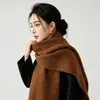 2026 Bufanda de Lana de Color Liso Invierno Engrosada Cálida Bufanda de Mohair Versátil Tacto de Alta Gama Chal Venta al por Mayor