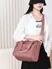 Bolsa de ombro de tecido Oxford de nylon de grande capacidade, versátil para o trajeto diário, leve e adequada para o uso diário; pode ser carregada na mão ou usada como bolsa transversal; ideal para o trabalho ou como uma bolsa de compras