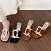 Sandalias de tacón alto con hebilla cuadrada de metal francés para mujer, venta al por mayor, estilo veraniego, planas e informales, con punta de clip