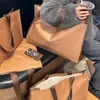 Nueva bolsa tejida tridimensional rosa para tiendas de ropa, bolso de mano para compras, empaque de regalo para ropa de mujer, se puede imprimir con logo