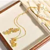 Conjunto de Collar y Pendientes Estilo Europeo y Americano, Geométrico Irregular Personalidad Plisado Nicho Cadena para Clavícula Colgante Joyería