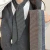 Bufanda Larga de Rayas Blancas y Negras Estilo Literario para Mujer en Otoño e Invierno, Cálida y Elegante, Bufanda Versátil Estilo Coreano con Ropa y Accesorios