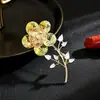 INS elegante temperamento requintado flor tridimensional all-match luxo broche doce casaco acessórios anti-exposição