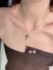 Collar con Colgante de Cruz Completamente Diamantada Hecho de Plata de Ley S925 para Mujer, Cadena de Clavícula en Capas Exquisita de Lujo Ligero con un Toque de Alta Gama
