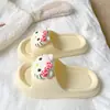 Pantuflas de gato KT lindas y de dibujos animados, a la moda y versátiles para mujer, adecuadas para usar al aire libre en verano, sandalias de suela suave EVA para dormitorio de estudiante