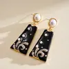 Pendientes Cuadrados Vintage Europeos y Americanos con Perlas y Diamantes Goteados, Pendientes Elegantes de Moda de Nicho con un Toque de Lujo