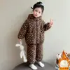 Pijama Infantil 2025 Nuevo Niña Invierno Espesado Terciopelo Coral Acolchado Tres Capas Conjunto Ropa de Casa para Bebé Niña