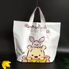 Em estoque loja de roupas de desenho animado sacola de compras de roupas bolsa de plástico horizontal embalagem de roupas infantis pesando atacado