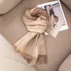 Bufanda 100% Lana Cálida Otoño e Invierno Bufanda a Cuadros para Mujer Suave Engrosada Versátil Bufanda de Alta Gama Venta al por Mayor