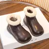 Sapatos casuais da moda e versáteis para meninas, nova coleção outono/inverno 2026, com sola macia, estilosos coturnos estilo Martin, botinhas de couro para crianças maiores