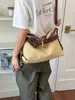 Bolsa Tote Casual Retrô Primavera 2026 Moda Tendência Bolsa de Grande Capacidade para Mulheres Qualidade Simples Bolsa de Ombro Transversal