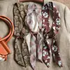 Bufanda Larga de Cuello Pequeño de Cuadros Británicos para Mujer, Accesorio de Bufanda Versátil para el Viaje Diario, Elegante Accesorio para el Cuello