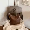 Bolsa de balde vintage de grande capacidade para mulheres, novo modelo 2026, adequada para o trabalho e uso casual, bolsa transversal versátil para o trajeto do início do outono