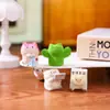 Gato PAI Carregando Emoção Caixa Surpresa Celebridade da Internet Gato Brinquedo da Moda Figura Decoração de Mesa Resina Presente para Estudante