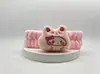 Venta al por mayor Hecho a medida desde la fábrica de origen: Orejas de Conejo de Dibujos Animados de Moda, Peluches de Gato, Diademas Pequeñas de Caracol Frutal