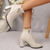 Moda Europeia e Americana Botas Curtas com Salto Alto Femininas Outono e Inverno 2024 Salto Grosso Moda Pingente de Strass Botas Versáteis Transfronteiriça
