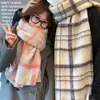 Estilo de Pareja ~ Bufanda Invierno Mujer Estilo Japonés Bufanda Clásica Engrosada Cálida Resistente al Frío Estudiante Versátil Doble Uso Bufanda de Moda