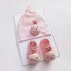 Gorro de Bebé Primavera y Otoño Animales de Dibujos Animados Estilo Occidental con Visera Gorro Fetal para Recién Nacidos Juego de Calcetines