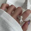 Anillo Dulce de Pétalos Florales para Mujer, Moderno y Único, Versátil y Elegante, Anillo Abierto de Lujo Ligero de Alta Gama, Anillo de Dedo Índice de Nicho