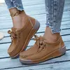 Suministro directo transfronterizo estilo coreano zapatillas de cuero suave para mujer suela gruesa que aumenta la altura zapatos de plataforma suela suave tipo bizcocho con cordones casuales zapatos para mamá