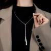 Collar largo de cadena para suéter con accesorios florales transfronterizos para mujer, colgante de borla de cristal, colgante para ropa, joyería simple al por mayor