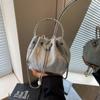 Nuevo Bolso de Mano Estilo Chino para Mujer 2026 Nueva Moda Versátil Bolso de Cadena Nicho Bolso Cubo de un Solo Hombro Cruzado