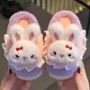 Pantuflas de algodón para niños, zapatos de algodón para niñas, felpa gruesa cálida estilo padre-hijo, pantuflas de algodón de conejo de dibujos animados, en stock para dropshipping