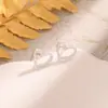 Aretes de Corazón Calado Estilo Coreano, Corazón Deslustrado en Forma de Corazón, Pendientes Femeninos Simples y Versátiles Personalizados Japoneses y Coreanos