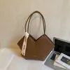 Bolso Tote de Gran Capacidad Casual de Nicho para Mujer 2025 Nuevo Estilo Color Contrastante Acolchado Tejido Bolso de Hombro de Moda