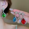 Set de Collar y Aretes Colgantes de Diamante Ovalados Forma de Gota de Agua Estilo Palacio Retro Cadena para Clavícula Lujo Ligero Collar de Gama Alta