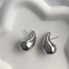 Brincos de pimenta de alta qualidade de nicho novo transfronteiriço, brincos de metal simples em forma de gota personalizados para mulheres, em estoque, atacado