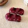 Sapatos Mary Jane de Bolinhas Retrô para Bebê 2026 Novo Estilo Primavera/Outono Tira Cruzada para Meninas com Saia Sapatos de Couro de Princesa Sapatos Individuais