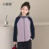 Fábrica de Ropa Infantil Xiaofei Chaqueta con Capucha Nueva Invierno 2026 para Niñas Top Casual Ropa Infantil