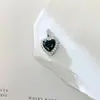 Colgante Nuevo de TikTok Más Vendido Colgante de Corazón Colorido para Mujer, Lujo Ligero Nicho de Gama Alta Simple Versátil Accesorio en Forma de Corazón