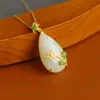 Nuevo Collar de Gota de Agua para Mujer Colgante Antiguo Chapado en Oro Jade Blanco Cadena de Clavícula de Jade para Mujer para Suegra Madre Mayor