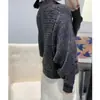 Casaco Tricô Cinza Gola Alta Estilo Relaxado Feminino 2026 Novo Outono/Inverno Solto de Pontos de Alta Qualidade