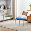 Cadeira de jantar estilo vintage, design minimalista Bauhaus, cadeira oca de madeira maciça para apartamento pequeno, cadeira de jantar de designer com encosto para uso doméstico