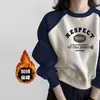 Moletom de Algodão 2026 Novo Outono e Inverno com Gola Redonda para Mulheres, Estiloso e Rejuvenescedor, com Forro de Lã, Espessado, Roupa de Baixo, Mangas Raglan, Blusa de Manga Longa