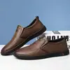 [100% couro legítimo] sapatos sociais masculinos especiais bico fino antiderrapante respirável sola macia sapatos de couro sapatos para meia-idade e idosos