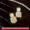 Brincos Minimalistas Coreanos de Prata com Pérola em Formato de Coração de Alto Padrão Nicho Temperamento Studs Doces Versáteis Brincos Atacado Feminino