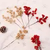 Decoraciones Navideñas de Espuma Dorada y Bayas Rojas Guirnalda de Ratán para Árbol de Navidad Colgante de Ramo para Regalo con Materiales Florales