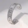 Pulsera de Acero Inoxidable de Moda Europea y Americana con Apertura Geométrica, Ajustable, Chapada en Oro de 18 Quilates, No se Desvanece, Venta al por Mayor