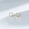 Pendientes Geométricos Huecos para Mujer Estilo Coreano Simples Pequeños Pendientes de Estudiante Moda Flor de Ciruelo Redondos Mini Pendientes Dorados
