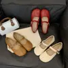 Elegantes zapatos de mujer de punta fina, versátiles zapatos pequeños de piel, nueva colección primavera y otoño 2026, zapatos Mary Jane de suela plana con una sola tira y suela blanda