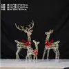 Conjunto de Arte em Ferro de Natal Apresentando uma Família de Três Veados, Decoração de Cena para Praça, Hall de Hotel, Jardim e Enfeites de Árvore de Natal