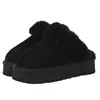 Meias pantufas fechadas com sola grossa para mulheres, para usar ao ar livre, novo estilo popular do inverno de 2026, pantufas de algodão com forro de fleece, meias pantufas felpudas, botas de neve